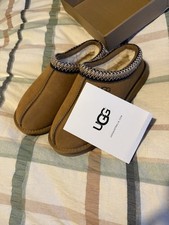 Uggs Womens Slippers Size 5